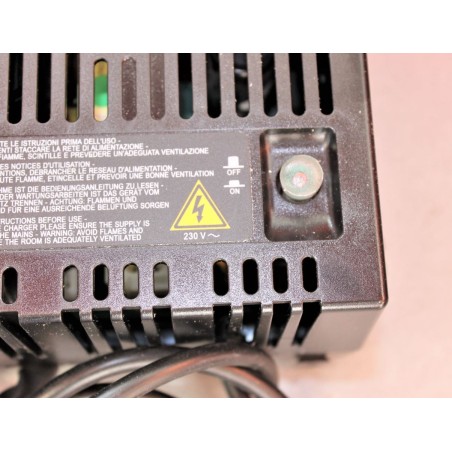 CBE CB516-3 - Switching Battery Charger - 12V-16A - 321517
