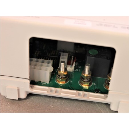 DS300-ST CBE PANEL DE DISTRIBUCIÓN DE USUARIO 12V CON FUSIBLES - 209000