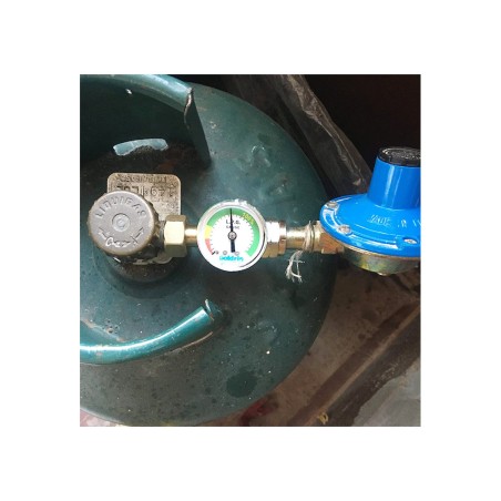 Conexión con manómetro de nivel de botella de GLP