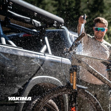 YAKIMA RoadShower SM, Portable Pressurized Water Tank - 15 L
